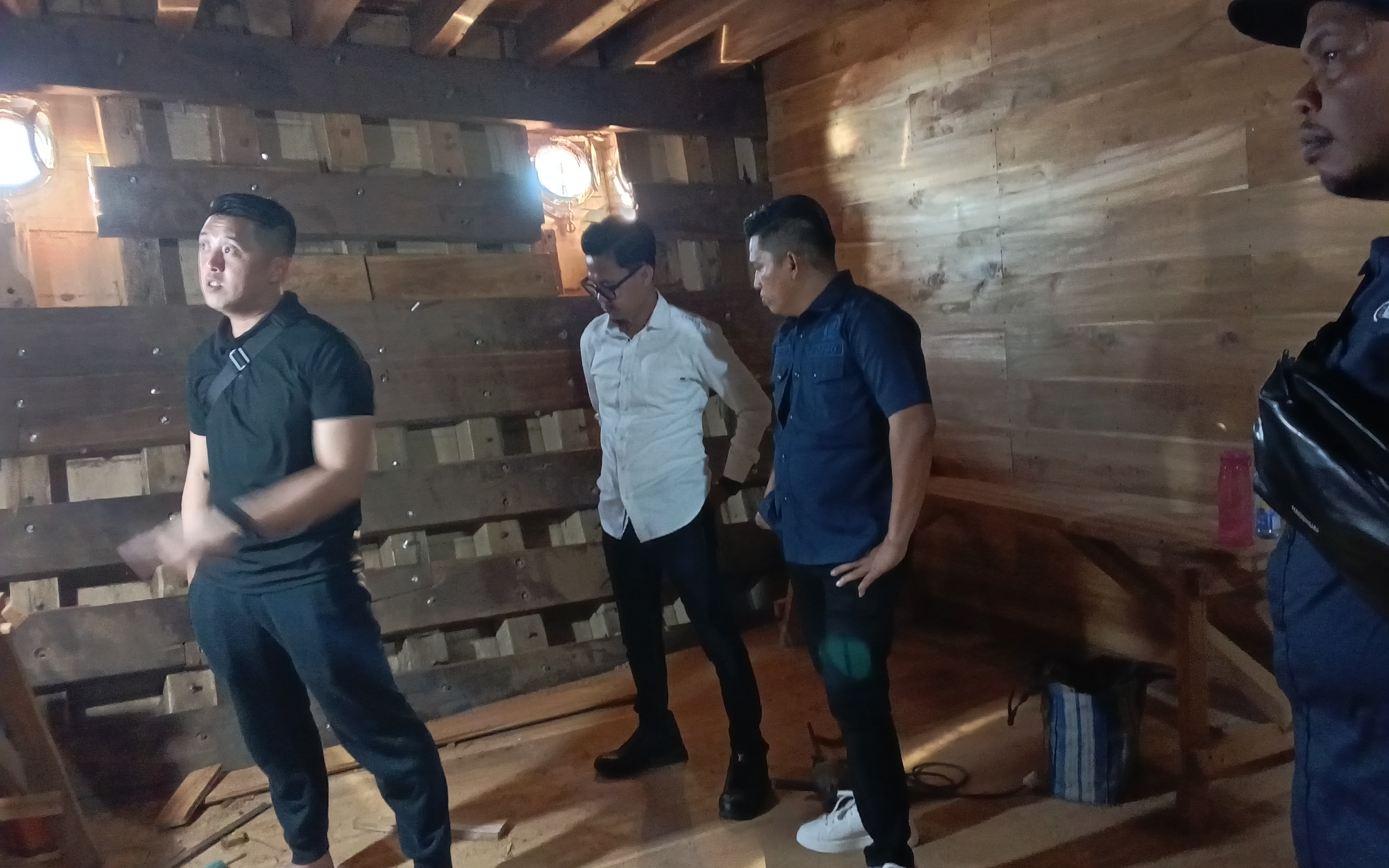 Kurdiansyah Anggoro Pantau Pesanan Pinisi Surya Paloh