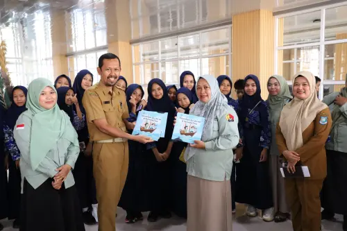 Siswa SMPN 47 Bulukumba Pelajari Layanan Publik di Gedung Pinisi