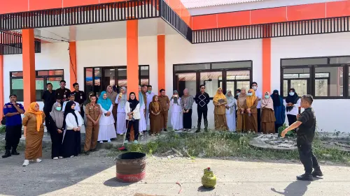 Detik-detik Pegawai RSUD Bulukumba Uji Refleks Padamkan Api