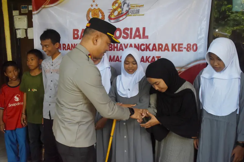 Hari Bhayangkara ke-80, Polres Bulukumba Salurkan Sembako ke Panti Asuhan