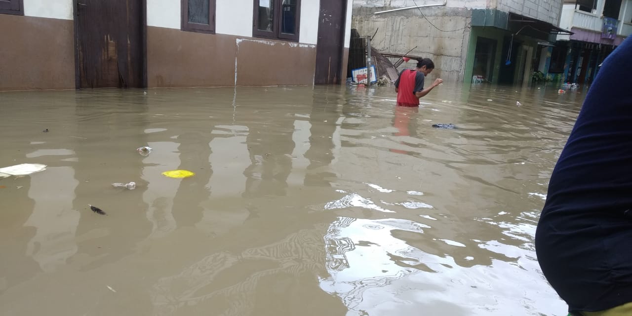 Jakarta Banjir Lagi , "Bosen Banjir Melulu" Kata Salah Satu Warga Pulonangka