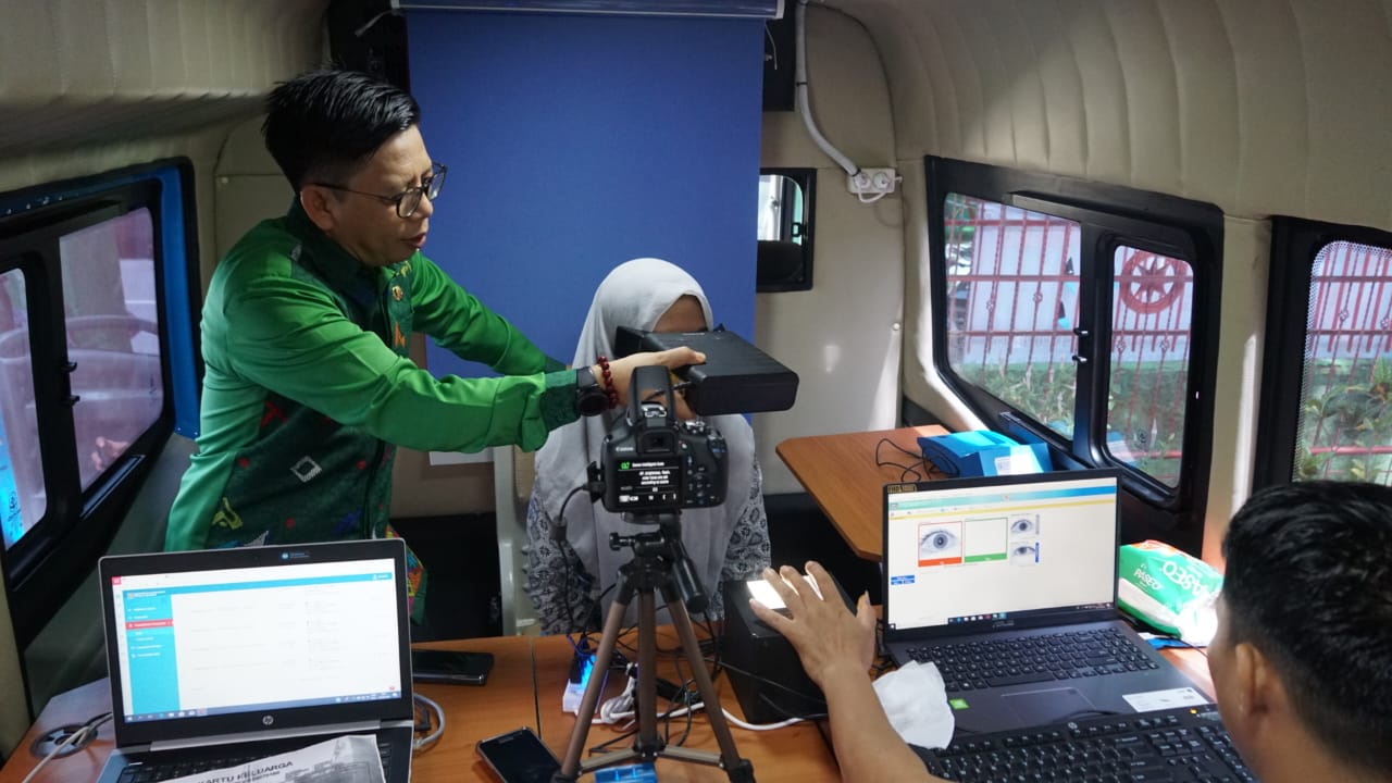 Layanan Jempol KTP Sasar Siswa, Tomy Satria Jadi Operator