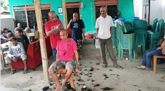 Botak Berjamaah, Cara Unik Rayakan Kemenangan Pilkades Serentak di Bulukumba