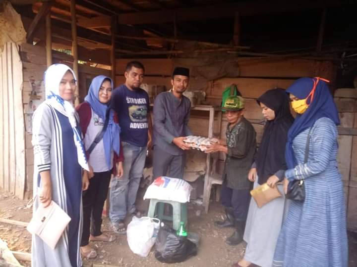 Peduli Sesama, Komunitas Kerapu 99 Bagikan Sembako ke Masyarakat