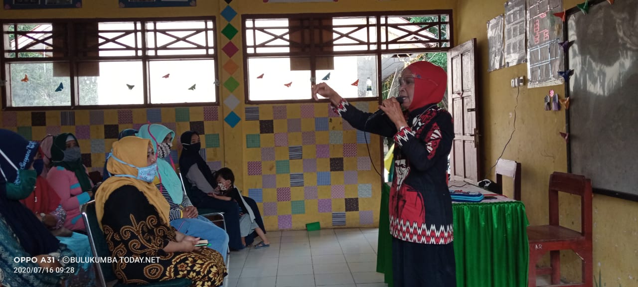 Guru di Palambarae Setiap Hari Sibuk Terus Kunjungi Rumah Siswanya