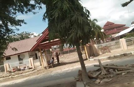 Rumah Jabatan Bupati Masamba Masih Terendam Lumpur
