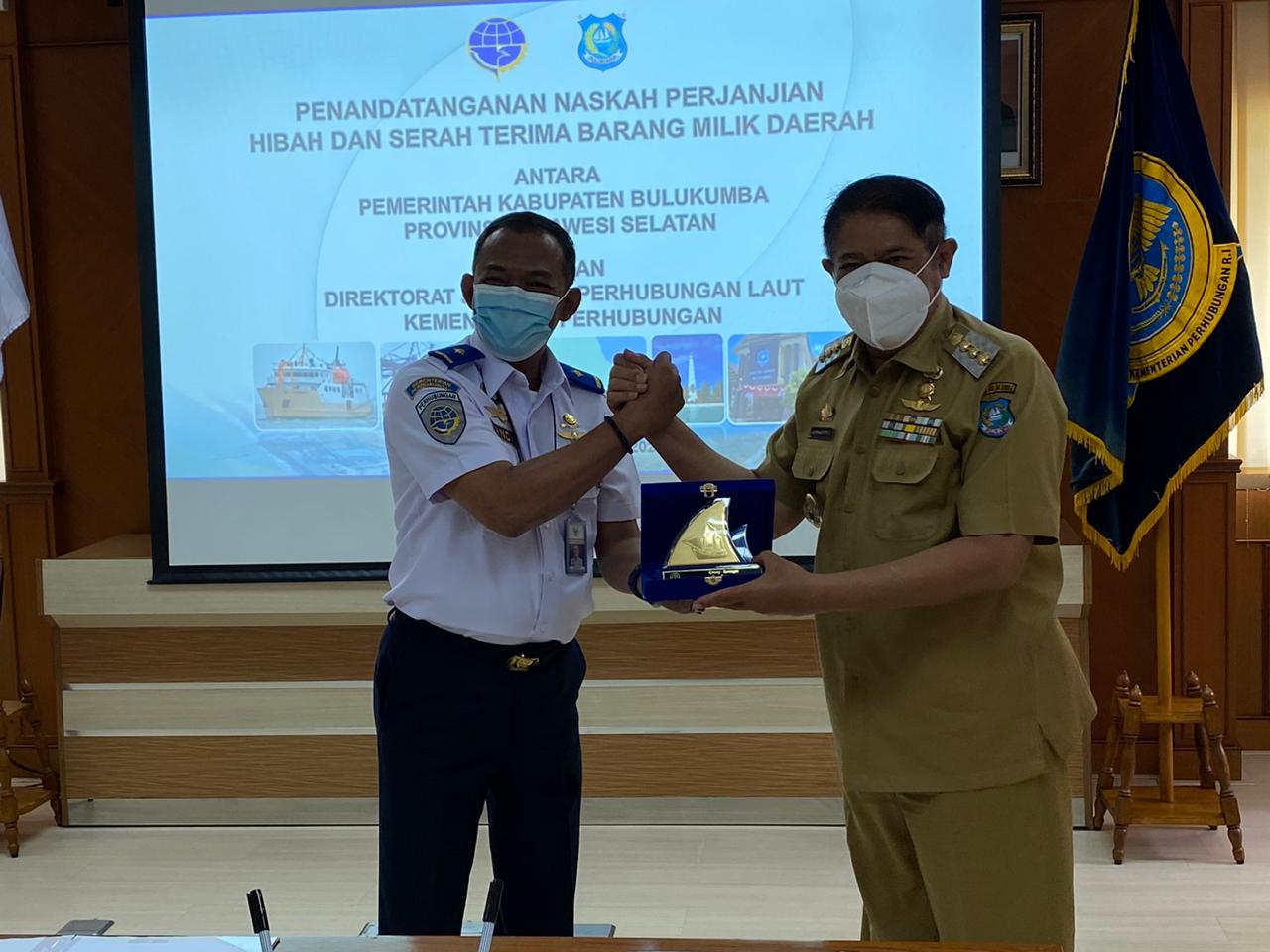 Bupati Bulukumba Serahkan hibah tanah Pelabuhan Leppe'e