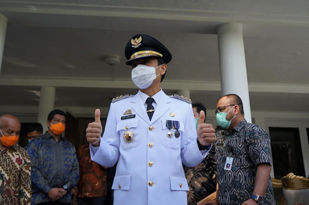 Pj Wali Kota Makassar Rudy Djamaluddin, pembagian KTP dikembalikan lagi ke kecamatan supaya warga tidak lagi antre