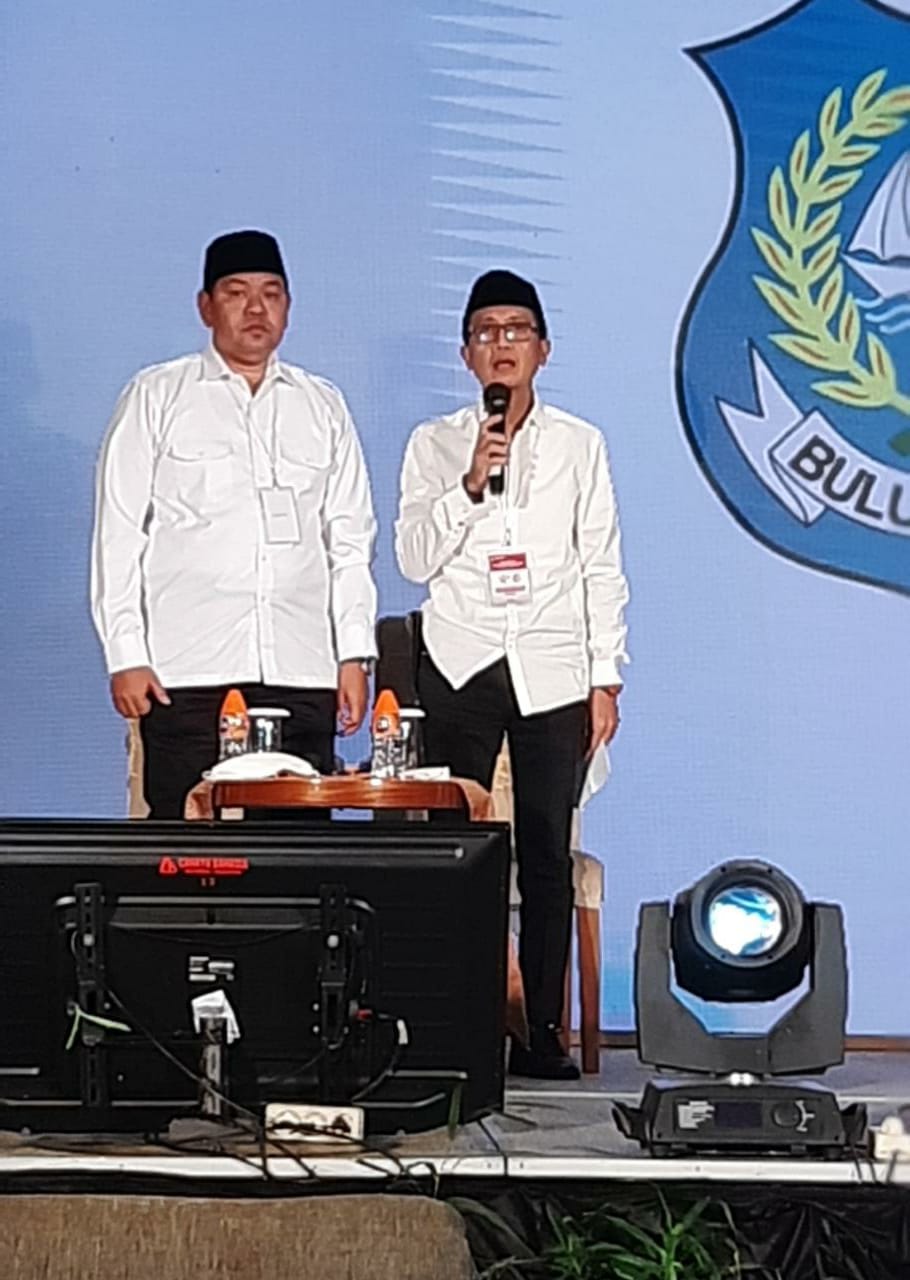 Debat Pamungkas; Pipink: Bagaimana Pak Haji, H Askar: Siap Pak Ustadz..!!!