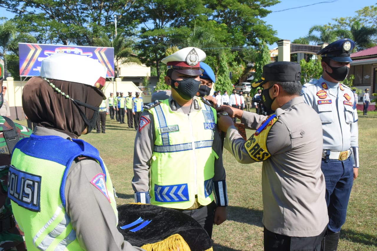 Polres Bulukumba Laksanakan Apel Gelar Pasukan Operasi Keselamatan 2021