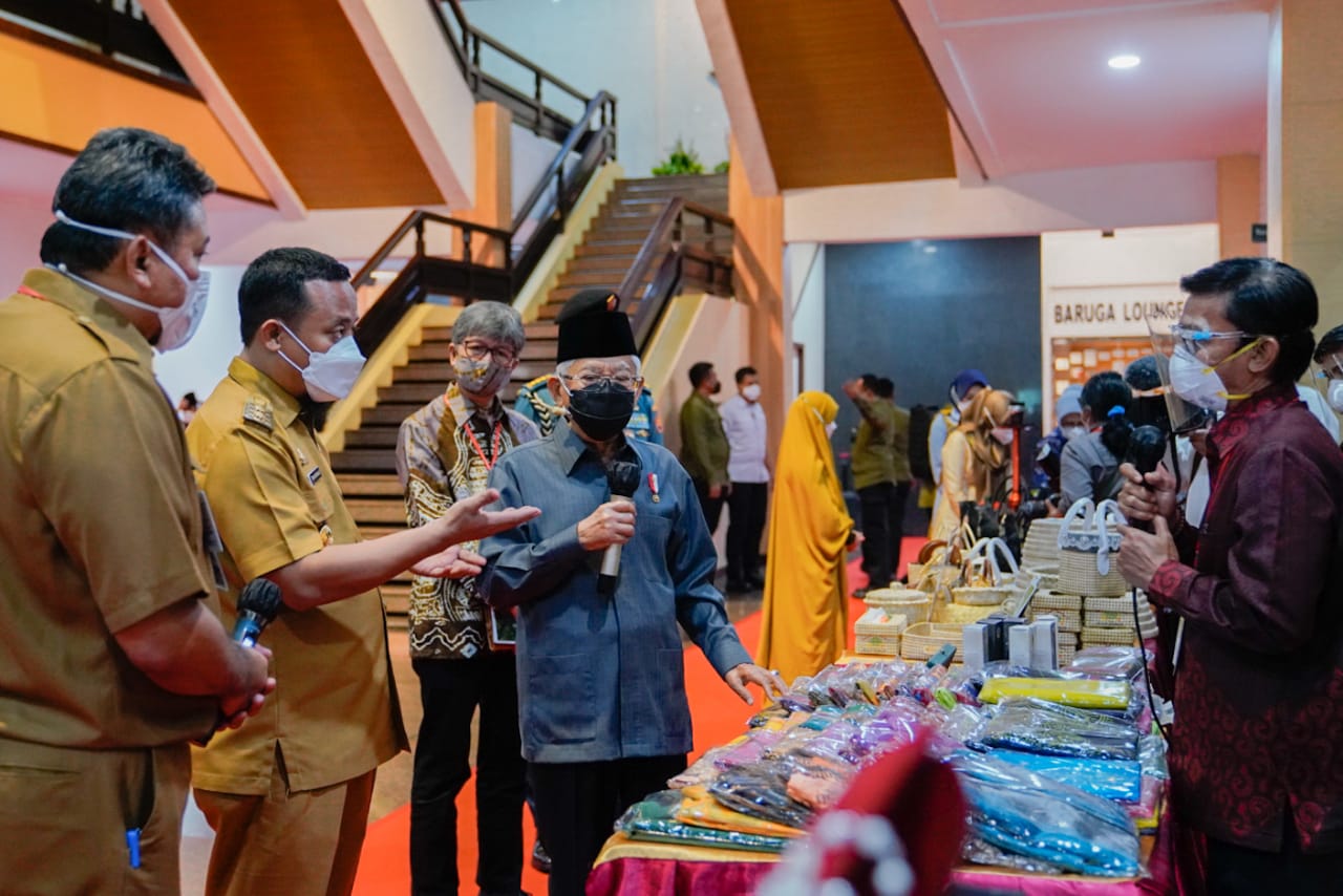 Kerajinan Atap Konjo Bulukumba Tampil di Kunjungan Wapres RI Ma'ruf Amin