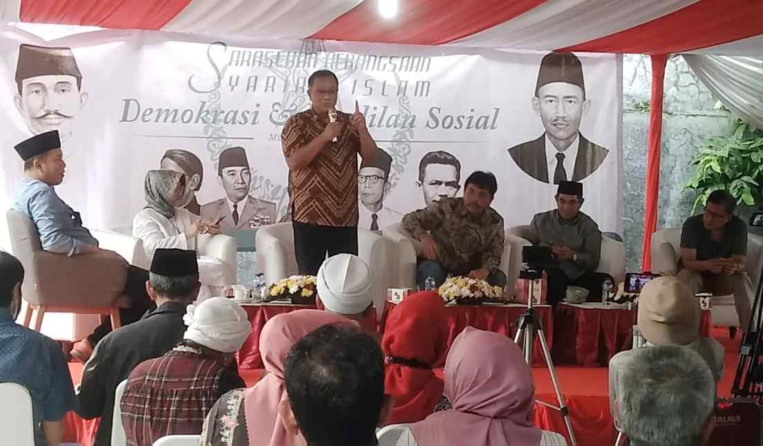 Jumhur Hidayat:   Demokrasi Bisa Ideal Jika Penghasilan Pekerja 8jt per Orang per Bulan