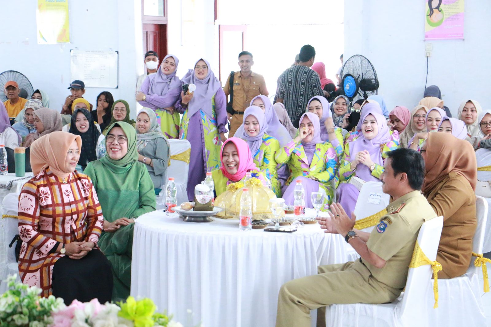 Buka Lomba Fashion Show, Wabup Edy Manaf Puji Peran IWAPI