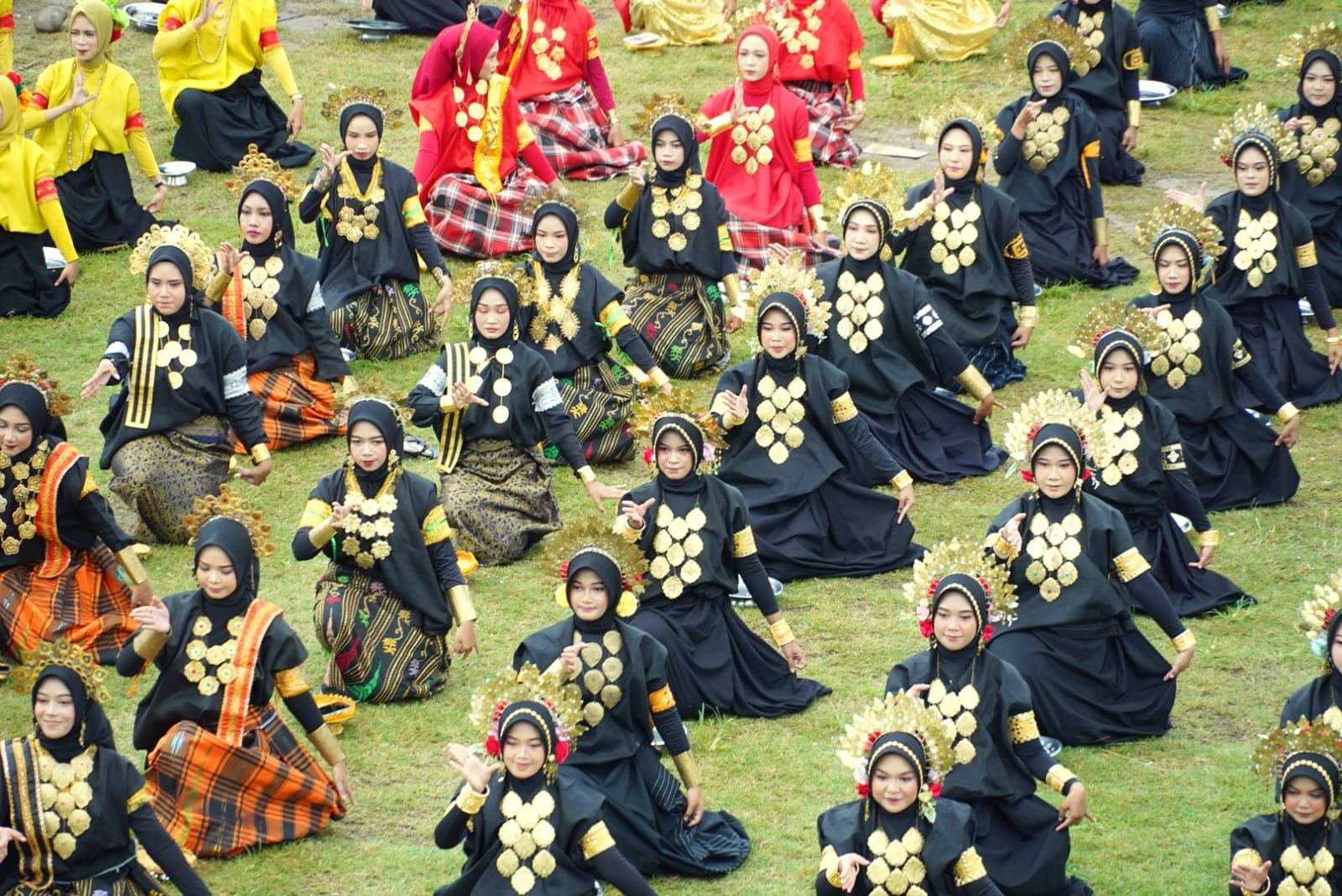 Pelajar Bulukumba dan 23 Kabupaten Lain Pecahkan Rekor MURI Bersama