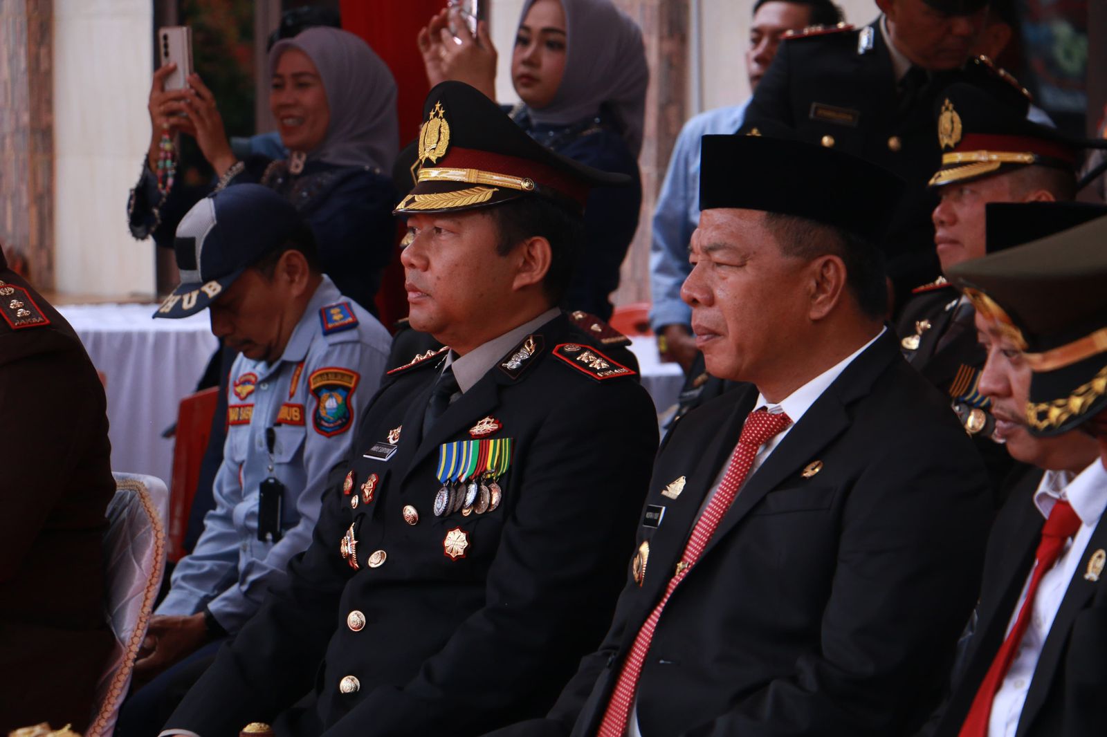 Masih Berduka, Bupati Andi Utta Tetap Hadiri Peringatan HUT ke-78 Bhayangkara